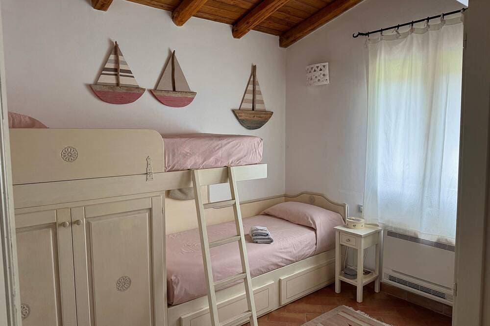 Foto 4 von 30: Villa Elena mit Meerblick, Terrasse und privatem Garten