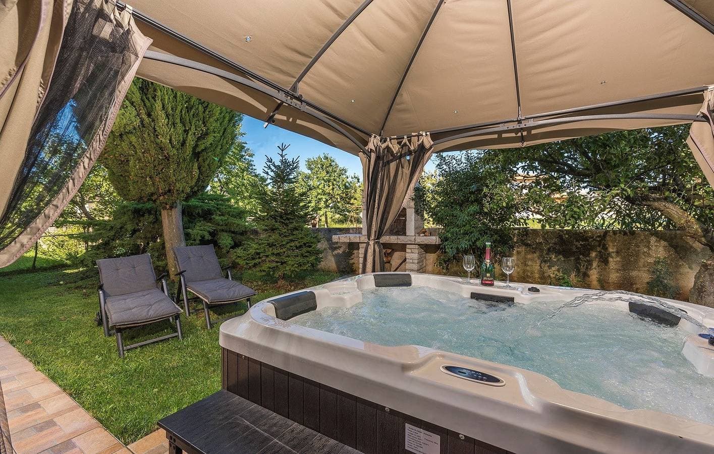 Ferienwohnung Maruzini mit Whirlpool 1