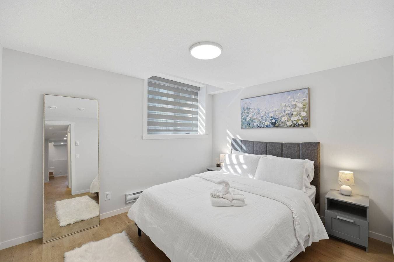 Foto 8 von 30: Livingston Haven - Moderne Privatsuite mit 1 Schlafzimmer