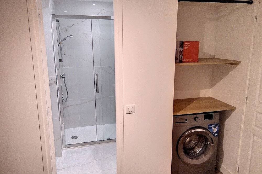 Foto 5 von 15: Studio-Graziella 511-Nasszelle-Stadtblick