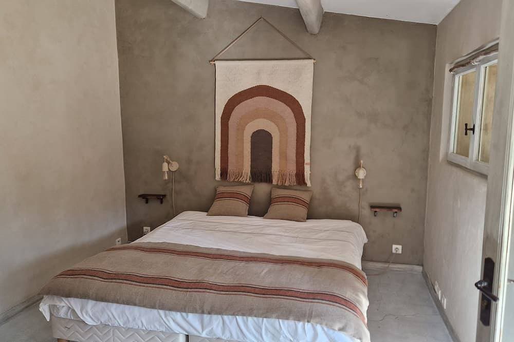 Foto 2 von 23: Pretty Vineyard Cottage On Property 12 Mins From Bandol And Beaches Clim Swimming Pool