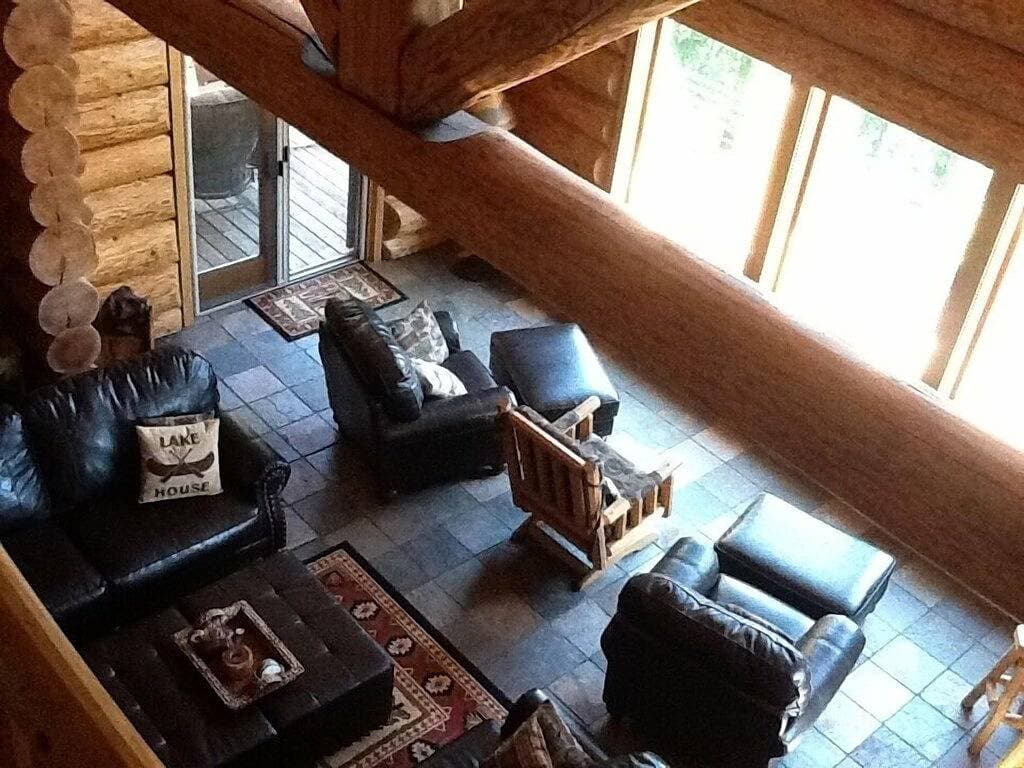 Foto 12 von 44: Lake Front Lodge am Swiftsee