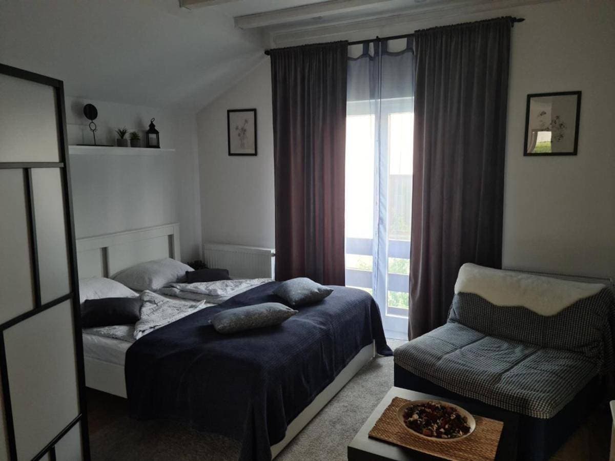 Foto 5 von 44: King Studio with Sofa Bed