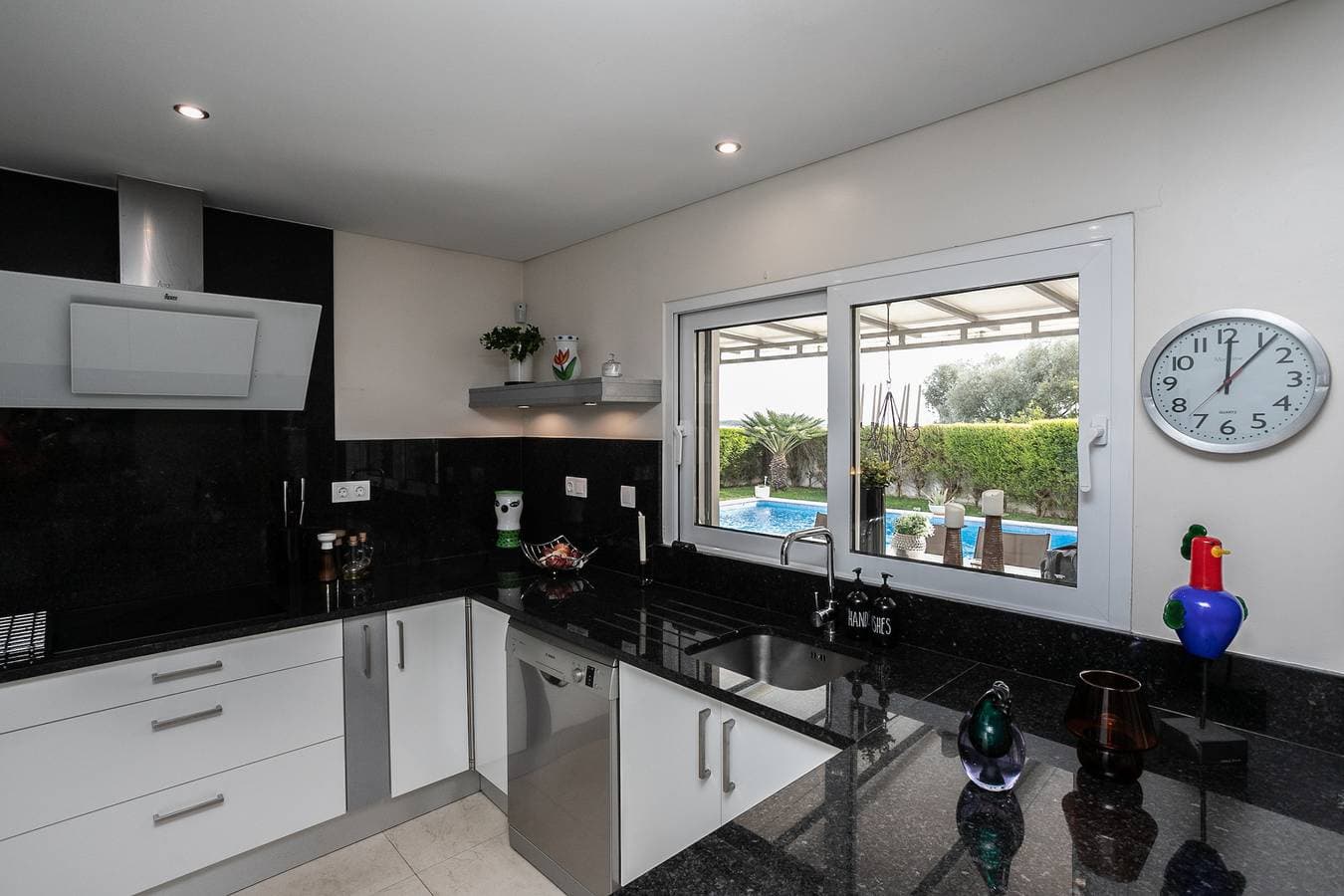 Foto 7 von 51: Charming Villa with Private Pool (4V4)