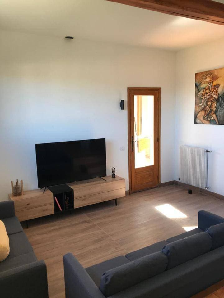 Foto 11 von 34: Three-Bedroom House