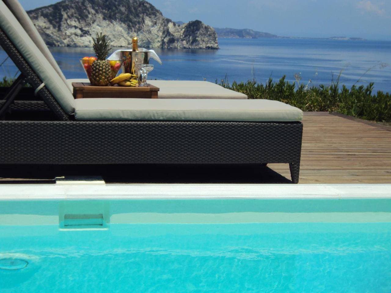 Foto 6 von 18: Family Suite with Private Pool (2 adults +  2 children)
