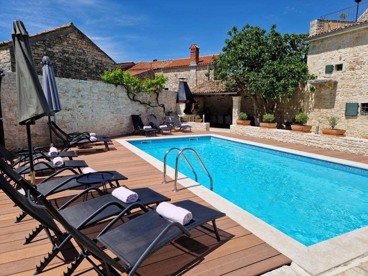 Foto 9 von 74: Villa with Private Pool
