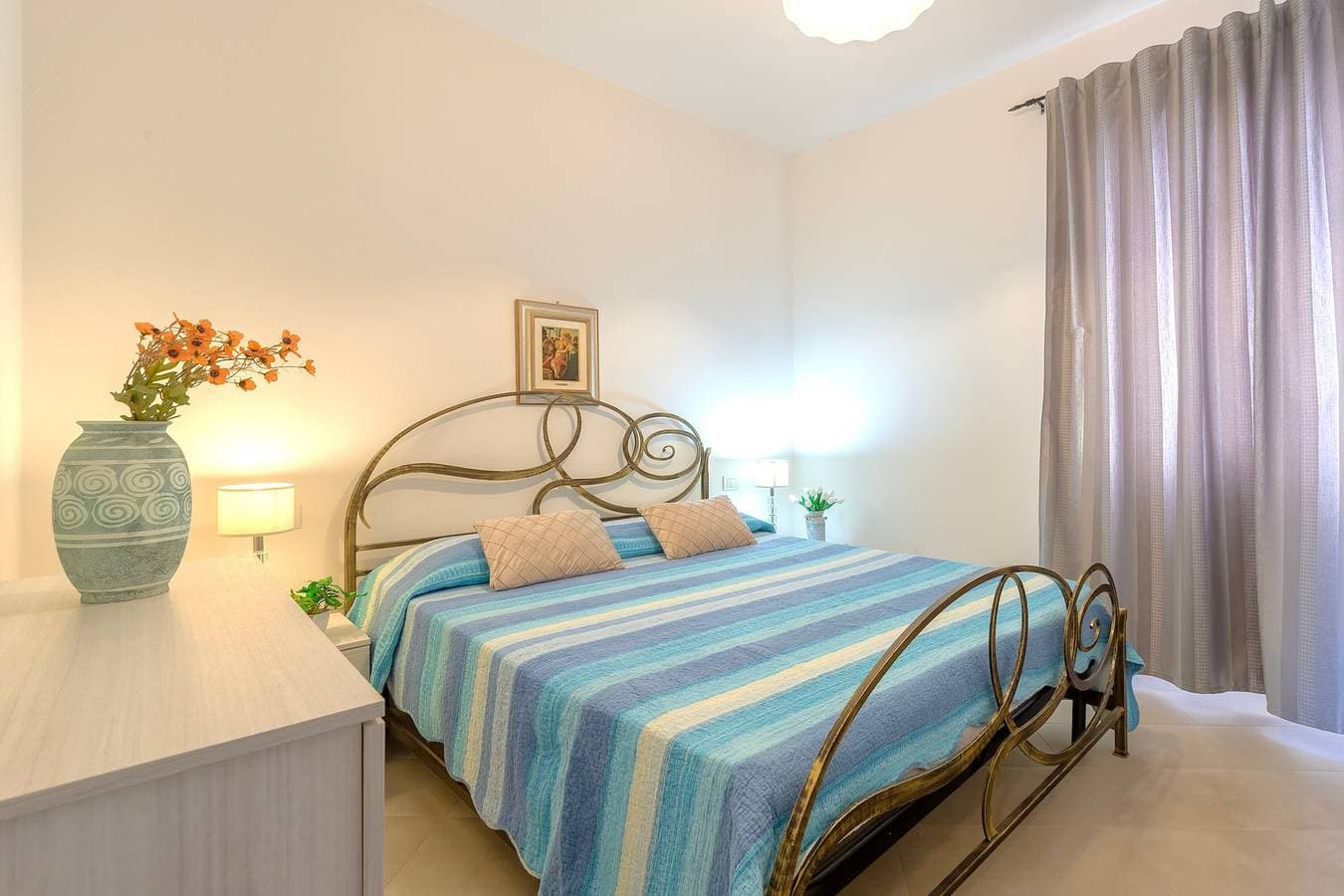 Foto 8 von 34: Ferienwohnung 'Charlie Beach' mit Meerblick, Balkon und Klimaanlage