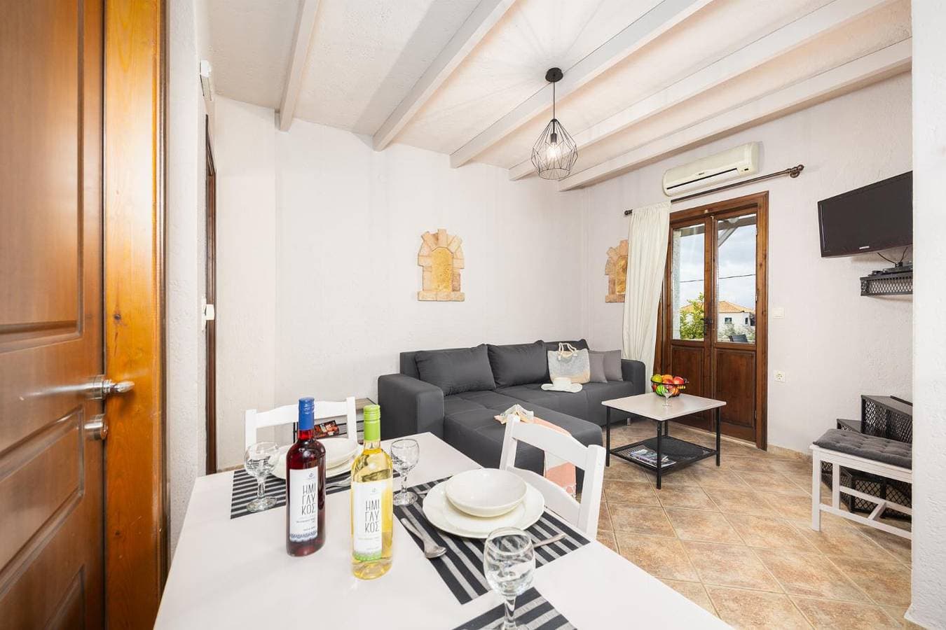 Foto 13 von 38: Villa für 7 Personen mit Balkon