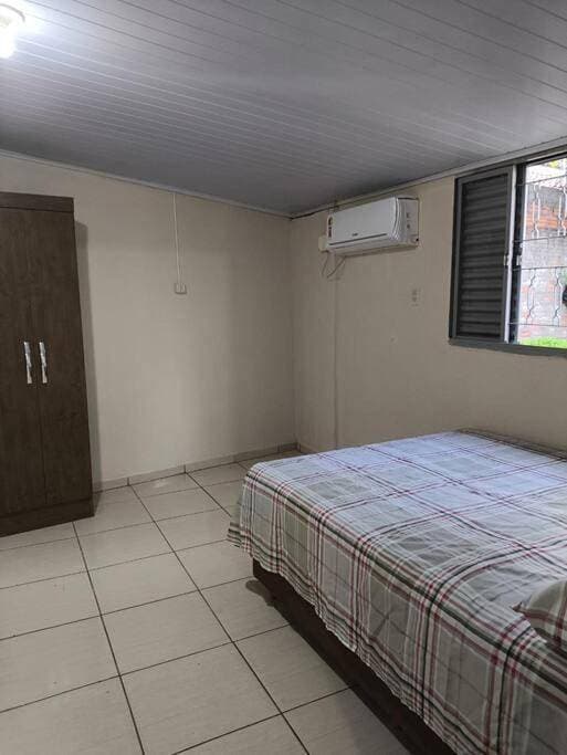 Foto 4 von 5: Three-Bedroom House