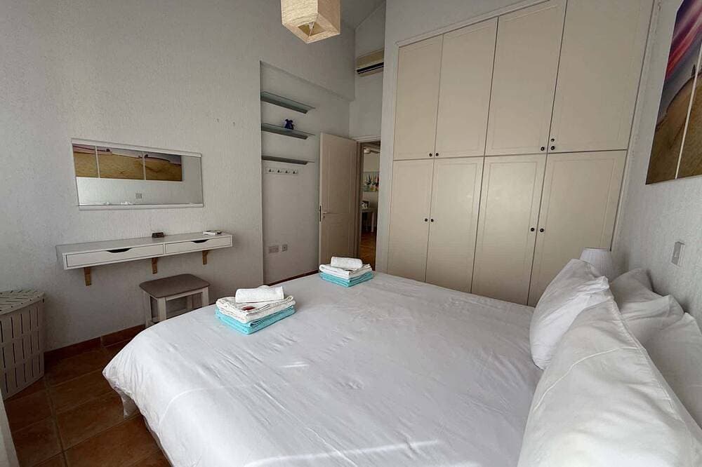 Foto 5 von 21: Limnaria | Large 1Br Sunny Apt | Amazing Pool Views