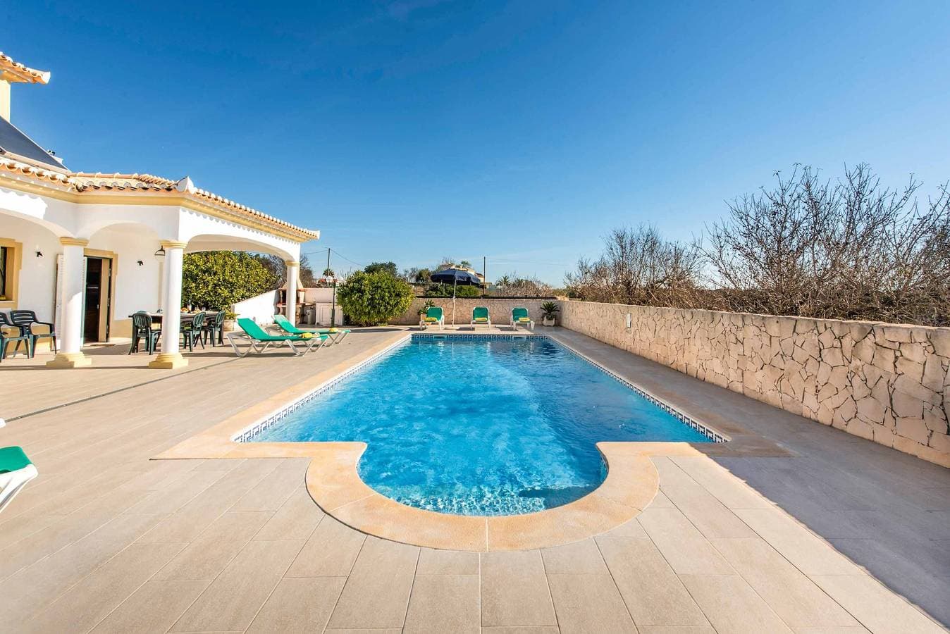 Foto 3 von 37: Villa für 8 Personen mit Terrasse