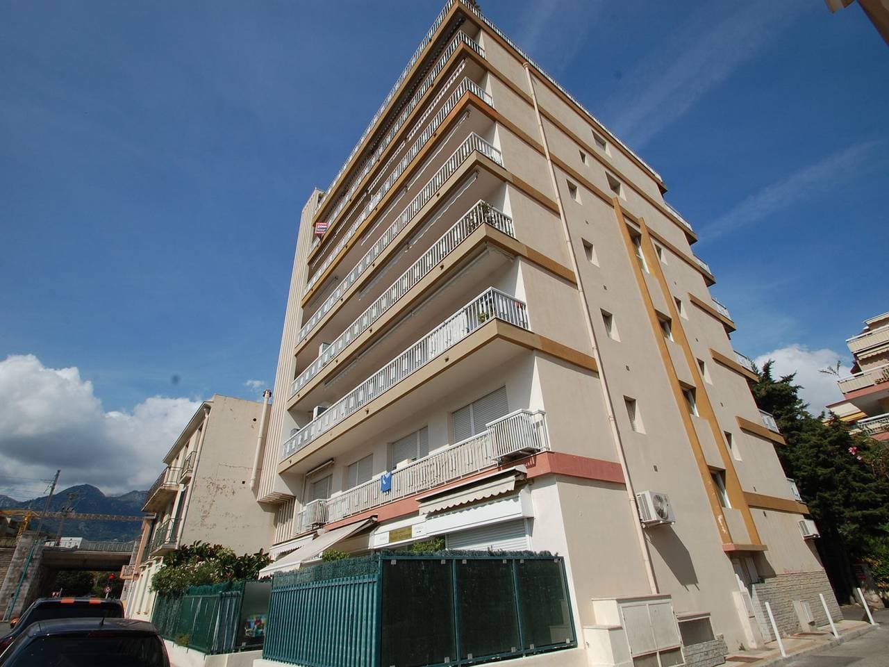 Foto 12 von 17: Charmantes Studio mit Terrasse, Parkplatz und Klimaanlage in der Nähe von Strand und Stadtzentrum