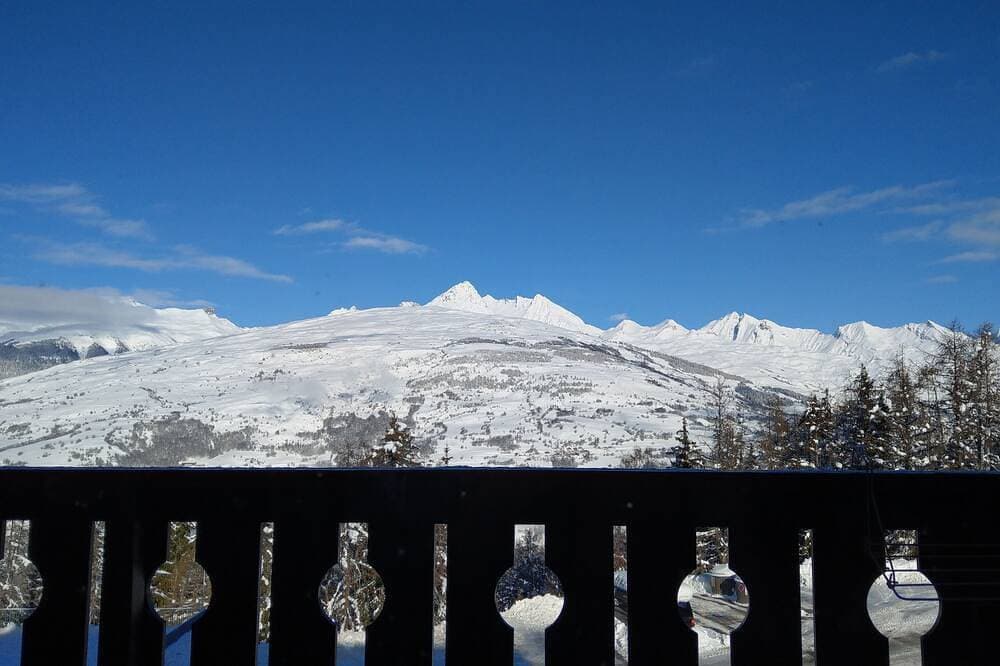 Studio center resort beautiful view Les Coches La Plagne Paradiski 1