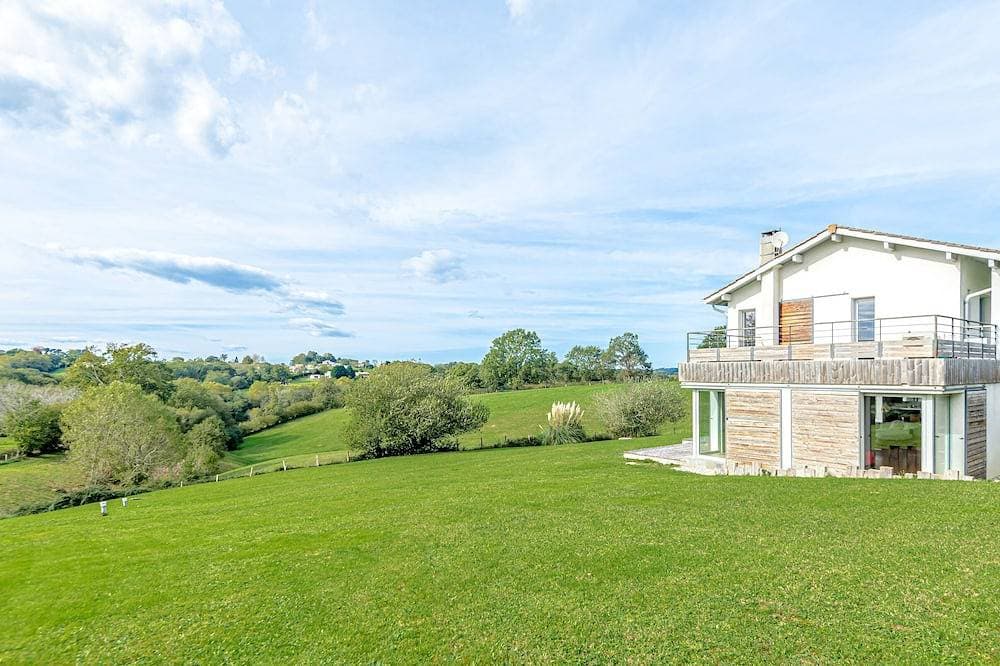 Foto 13 von 26: House near Biarritz. Arcangues golf course 2.5km away.