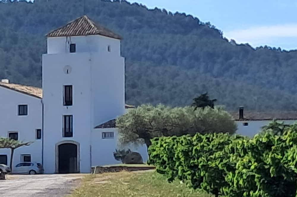 Casa Alerny – Authentisches katalanisches Landgut zwischen Kirschbäumen 1