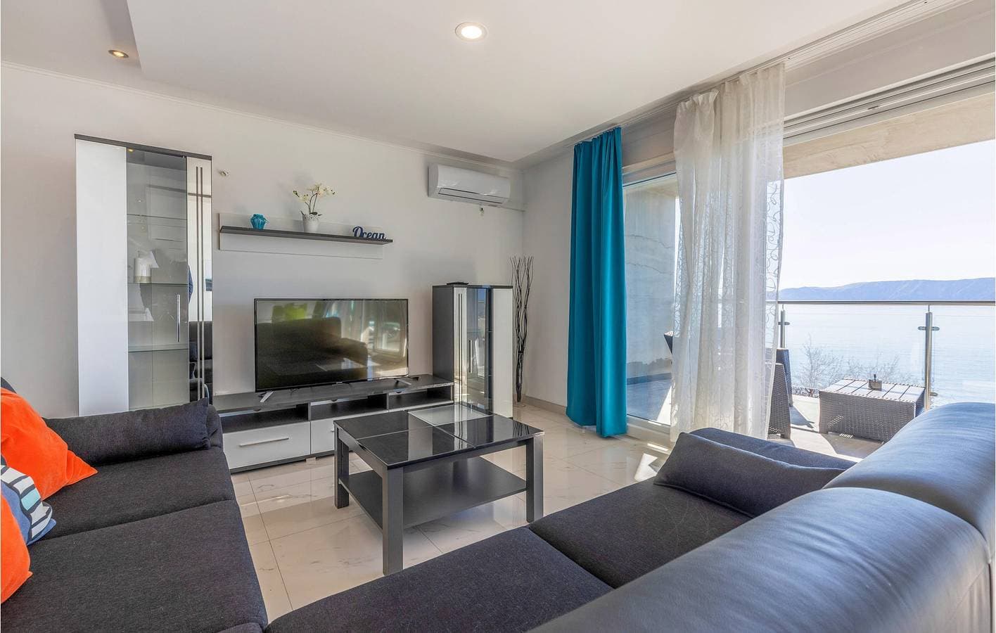 Foto 7 von 32: Gemütliche Ferienwohnung mit Terrasse, 100 m von der Küste entfernt, in der Nähe des Stadtzentrums von Klenovica