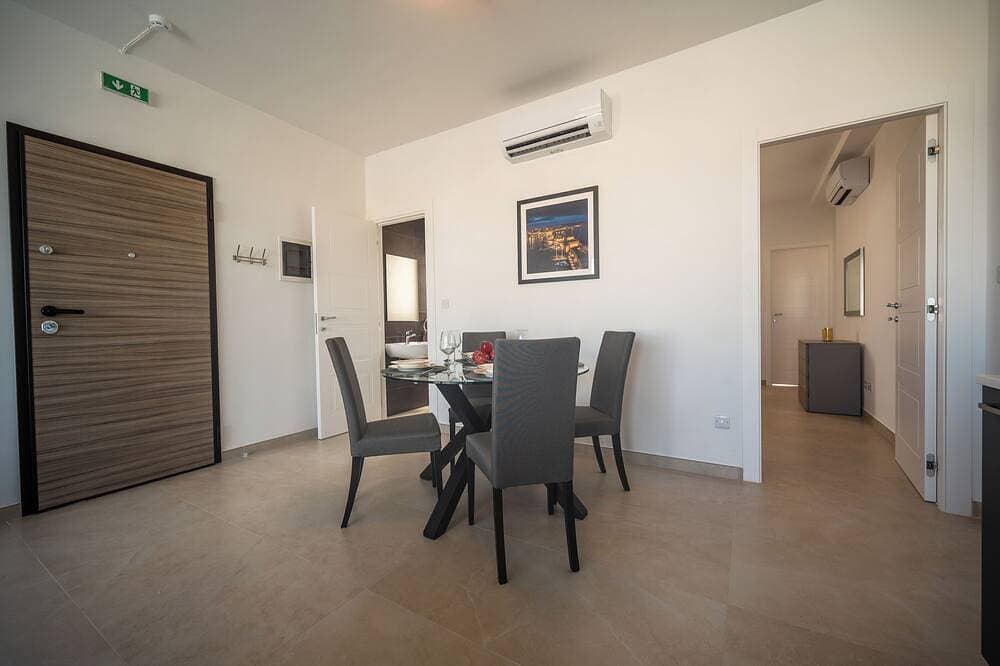 Foto 6 von 11: The Address Seafront Penthouse 16 + Hot Tub