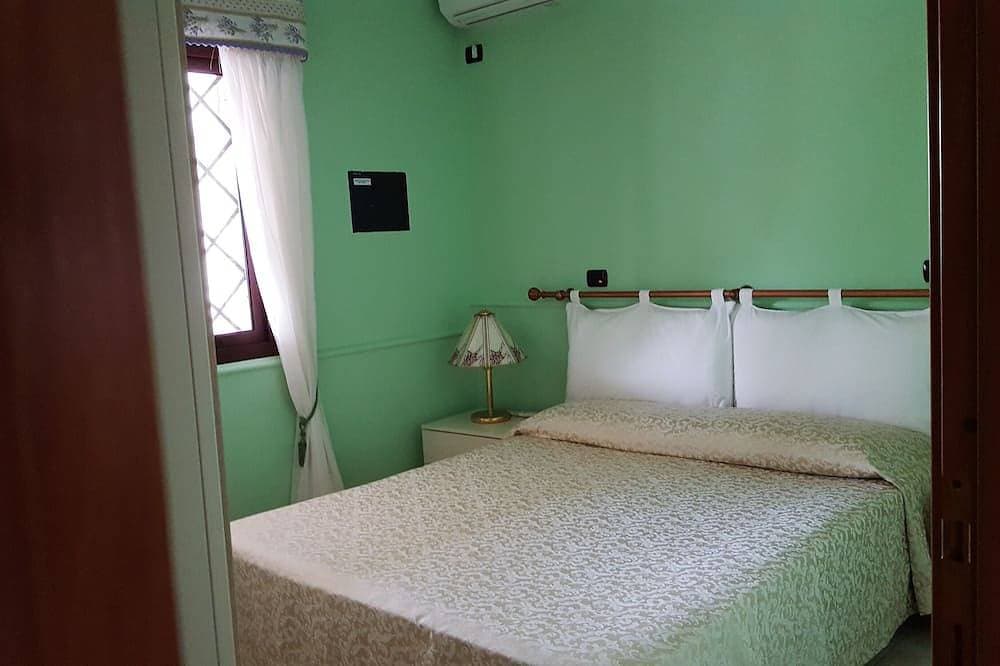 Foto 2 von 30: Villa mit Pool direkt am Meer, für diejenigen, die Ruhe und Privatsphäre lieben