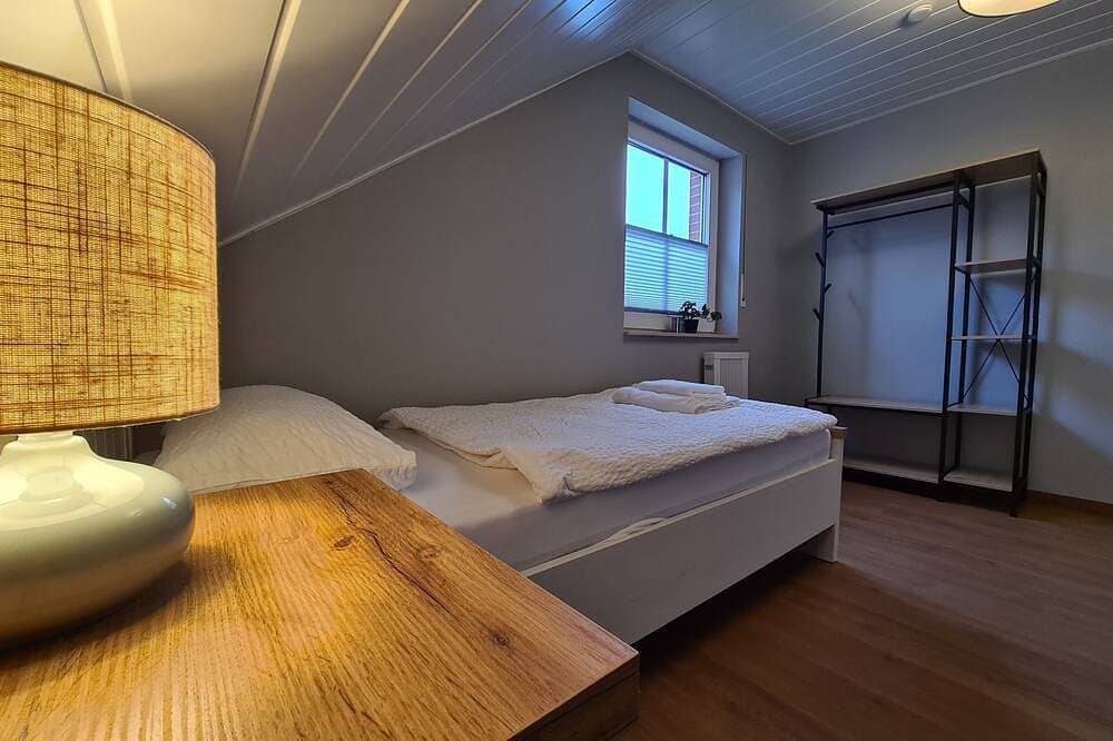 Foto 2 von 18: Ferienhaus Feriendomizil Seeluft in Haselünne direkt am See mit schöner Terrasse