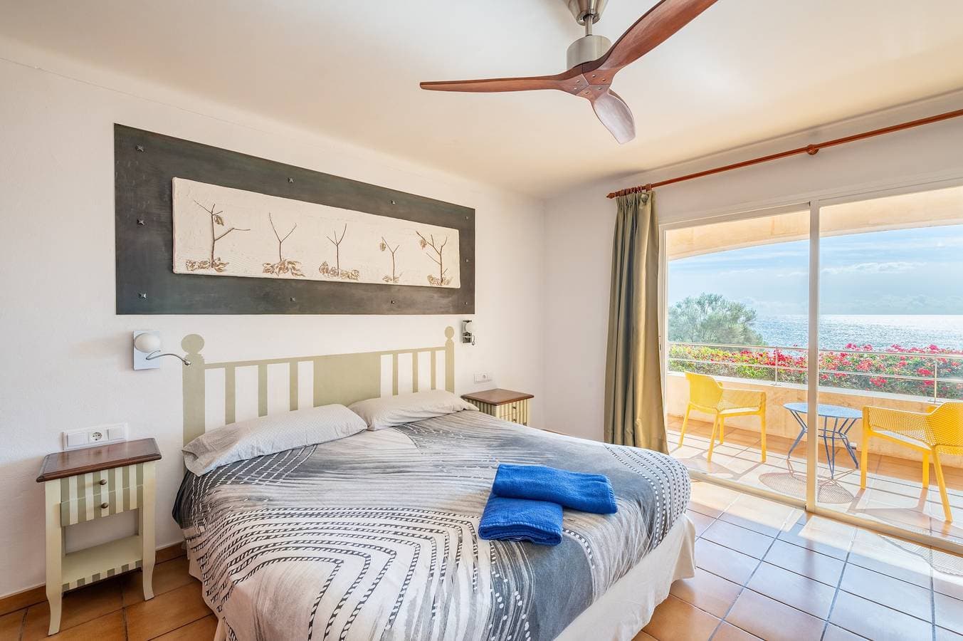 Foto 12 von 25: Ferienwohnung 'Residencial Planta Baja Vista Mar' mit Meerblick, Gemeinschaftspool und WLAN