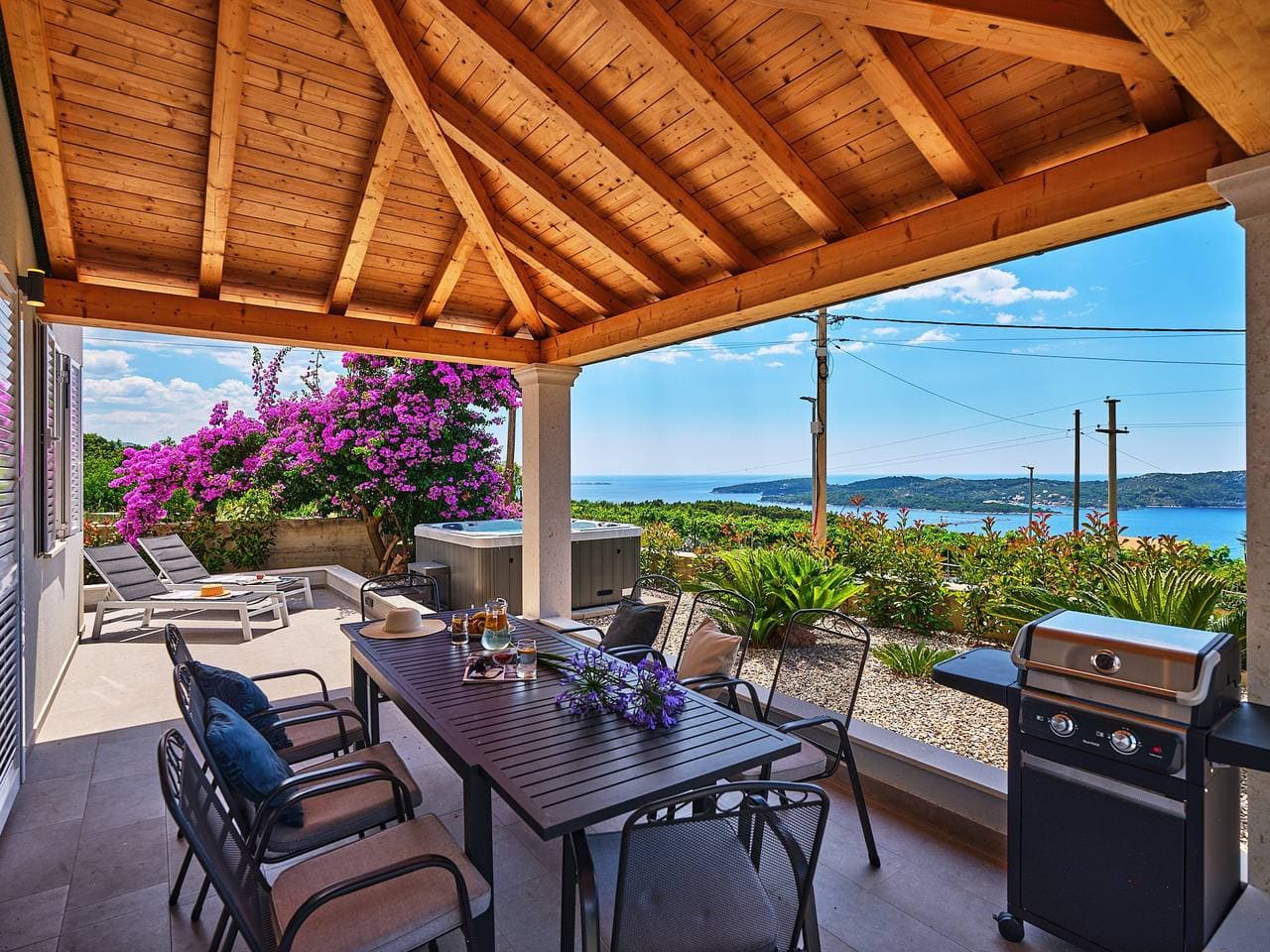 Foto 4 von 49: Villa für 9 Personen mit Whirlpool