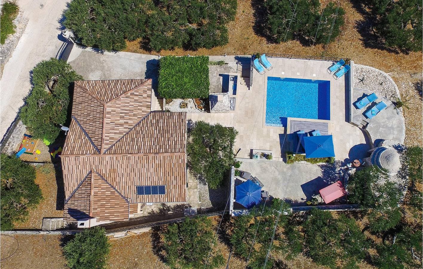 Foto 3 von 40: Gemütliche 75 m² große Ferienwohnung mit Pool, Terrasse und WLAN – 1 km vom Strand entfernt