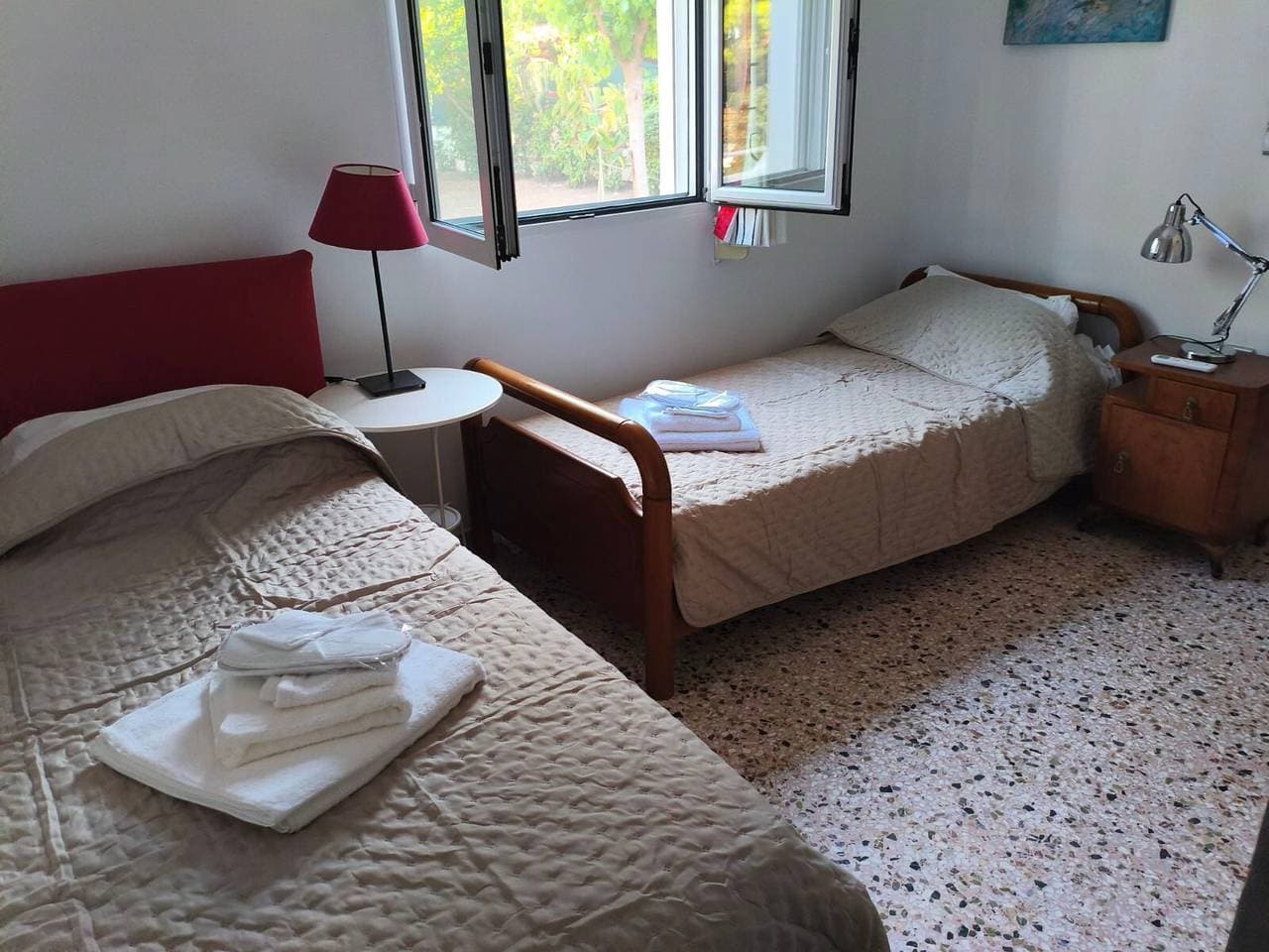 Foto 11 von 13: Ferienhaus „Nicks House By Zarkco“ mit privater Terrasse, WLAN und Klimaanlage