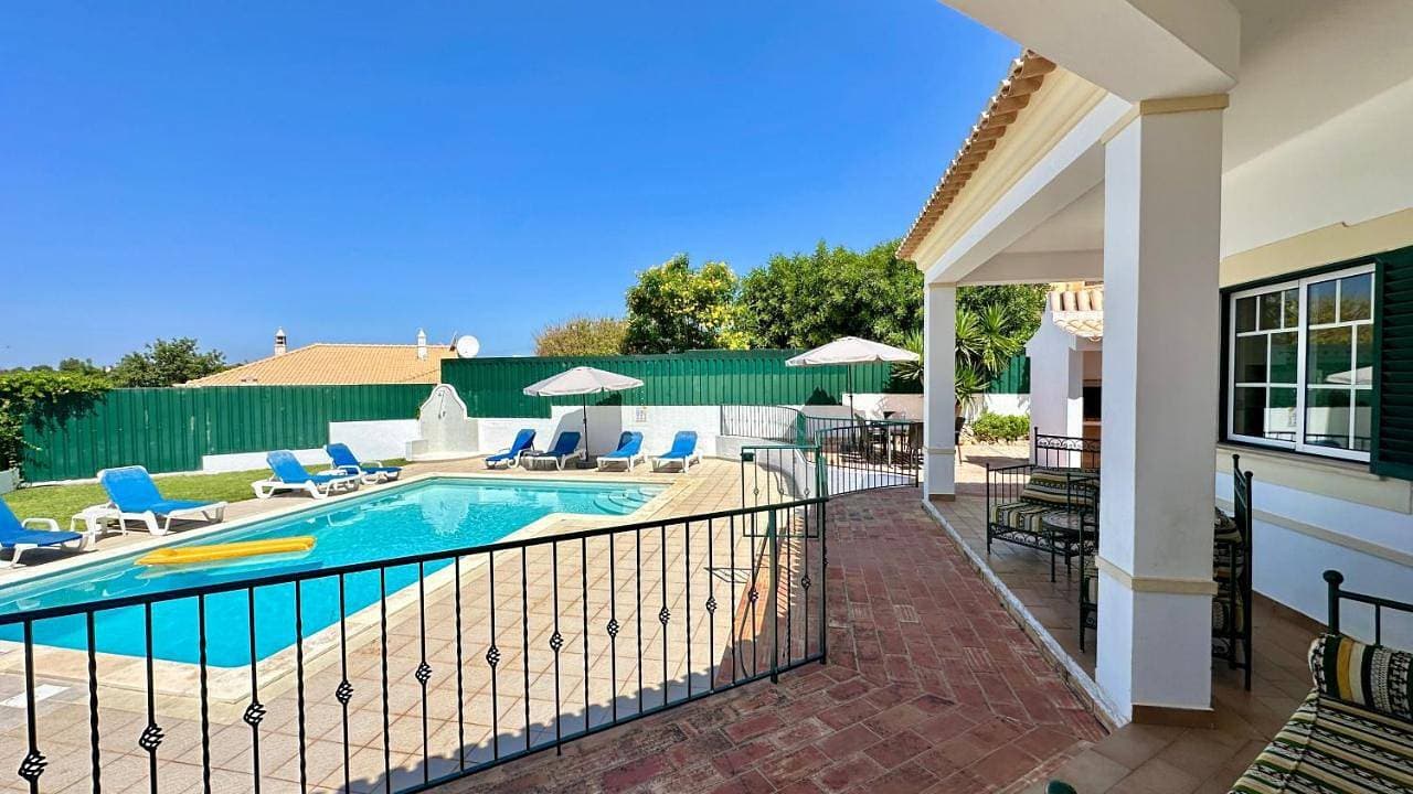 Foto 9 von 43: Villa with Private Pool