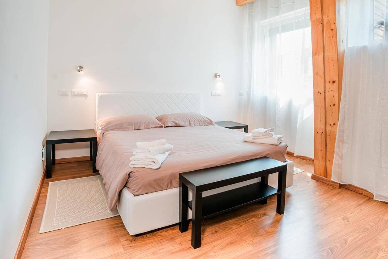 Affitta camere LUNAR 1