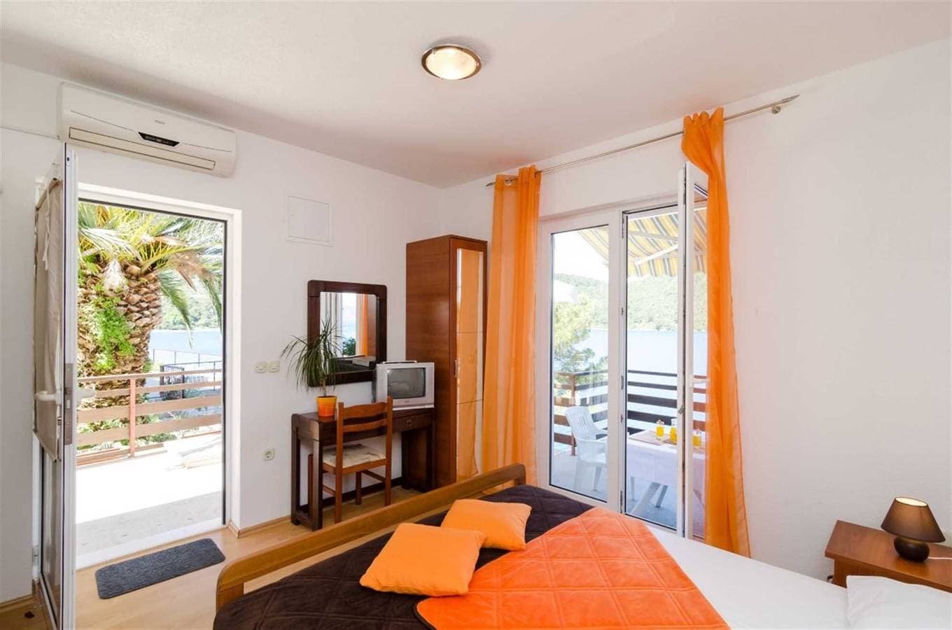 Foto 11 von 20: Maestral Studio mit Terrasse und Meerblick