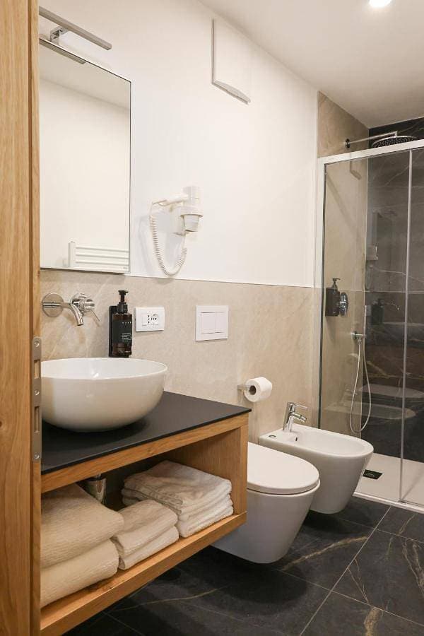 Foto 2 von 11: Double Room with Private Bathroom