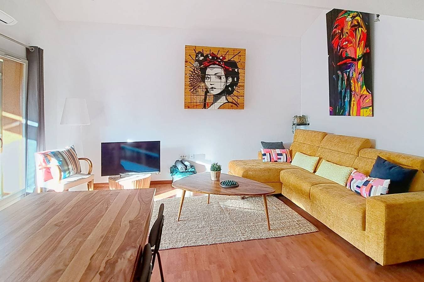 Foto 3 von 14: Ferienwohnung für 6 Personen mit Terrasse
