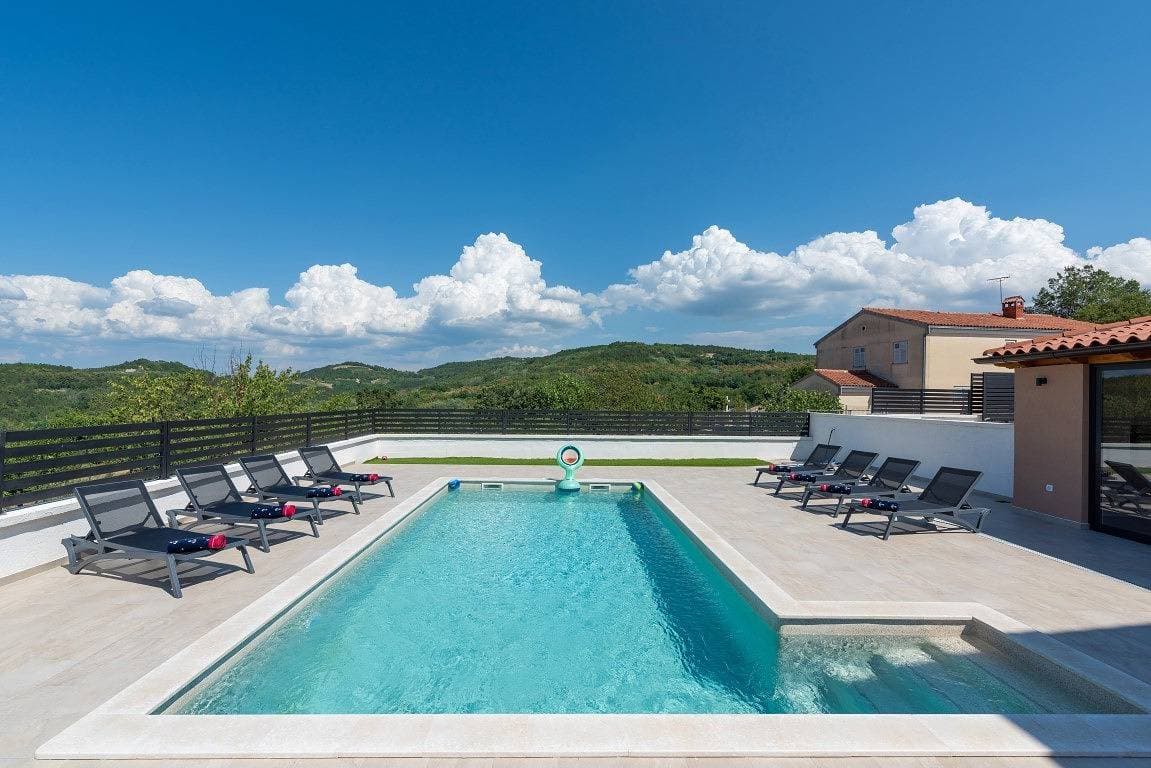Foto 7 von 54: Moderne Villa in Karojba mit privatem Pool.