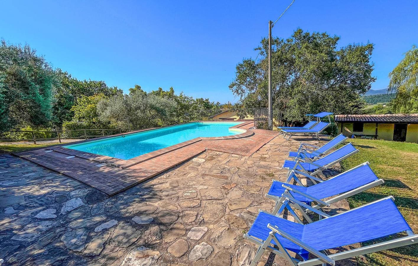 Foto 2 von 38: Gemütliche Ferienwohnung mit Pool, Garten und Parkplatz