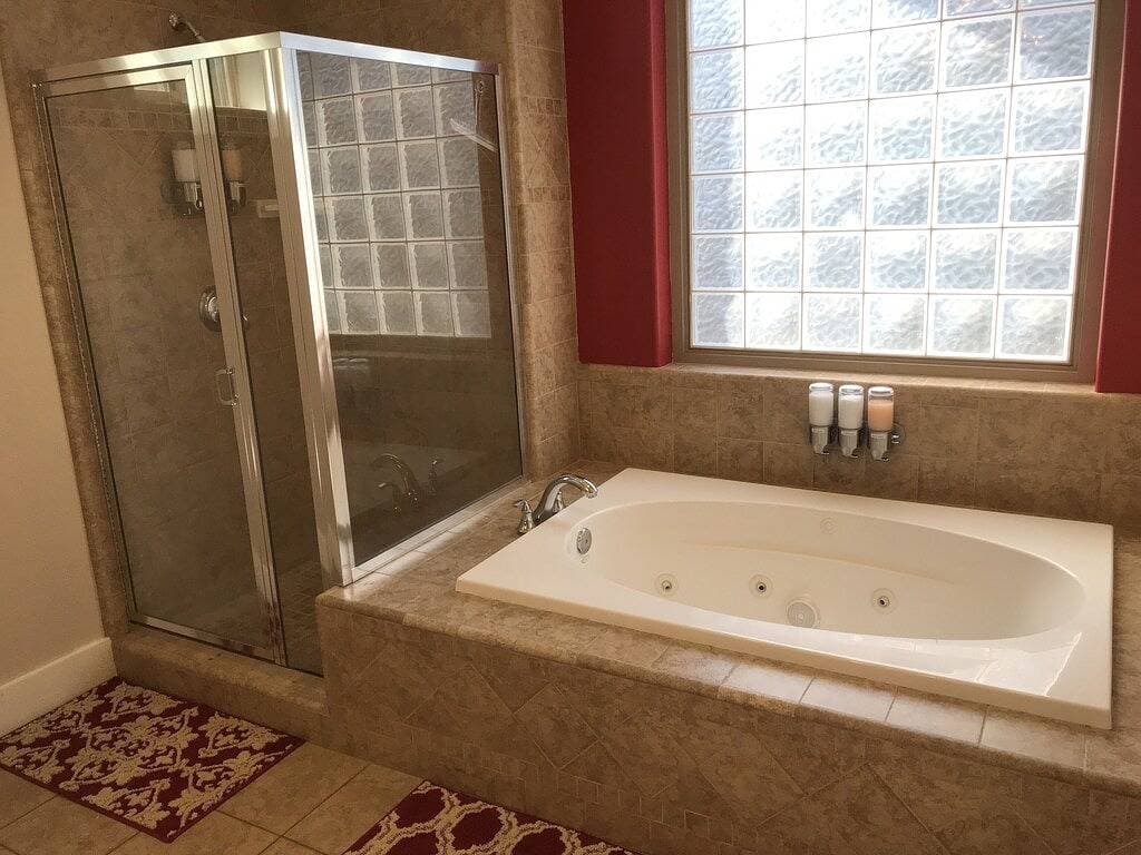 Foto 9 von 50: Gg’s Chalet ist ein Rückzugsort mit 6 Schlafzimmern, 4 Bädern - Billardtisch und perfekt für Gruppen.