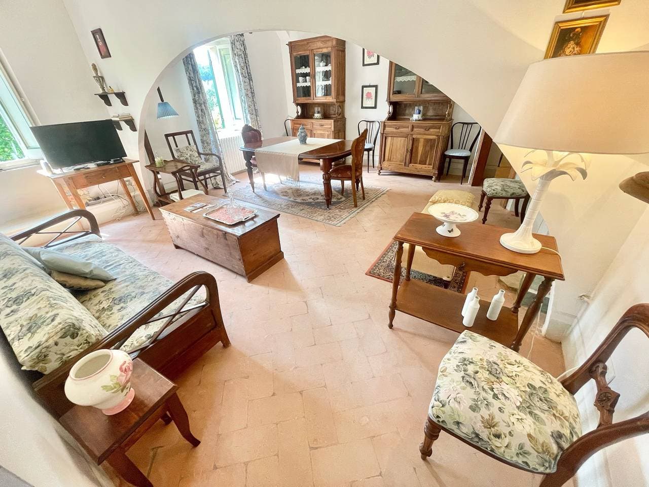 Foto 4 von 99: Adam House, exklusiver Pool, atemberaubende Aussicht, weitläufiger Garten, Klimaanlage, Schlafmöglichkeiten für 8 Personen