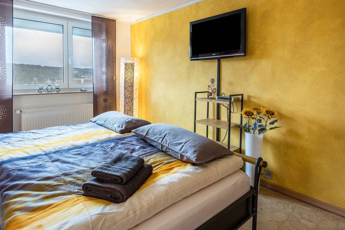 Foto 10 von 27: Ferienwohnung 'Schwarzwaldblick' mit Bergblick, Balkon und WLAN