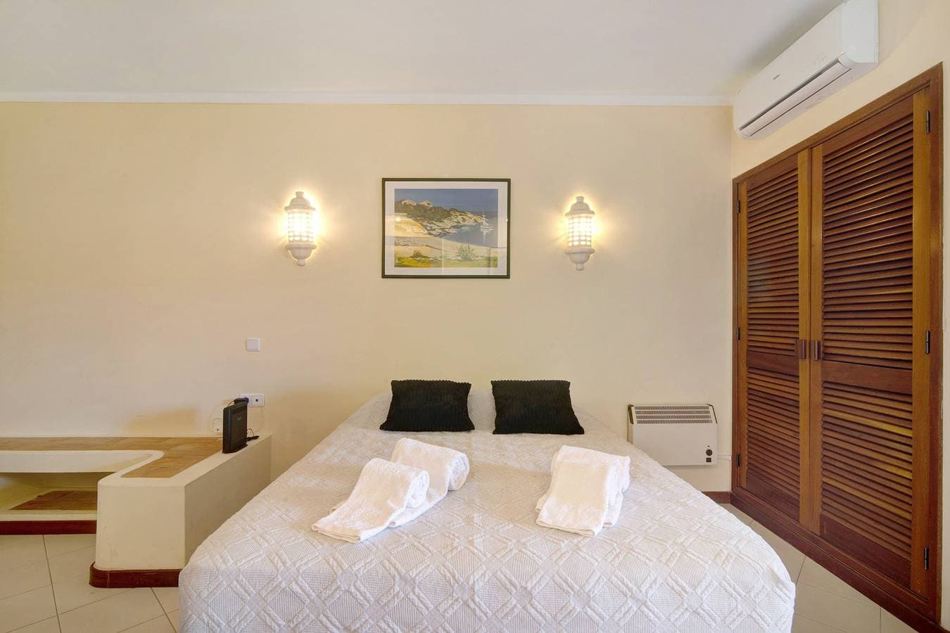 Foto 12 von 22: Studio "Belavista House" mit Privater Terrasse, Gemeinschaftspool und WLAN
