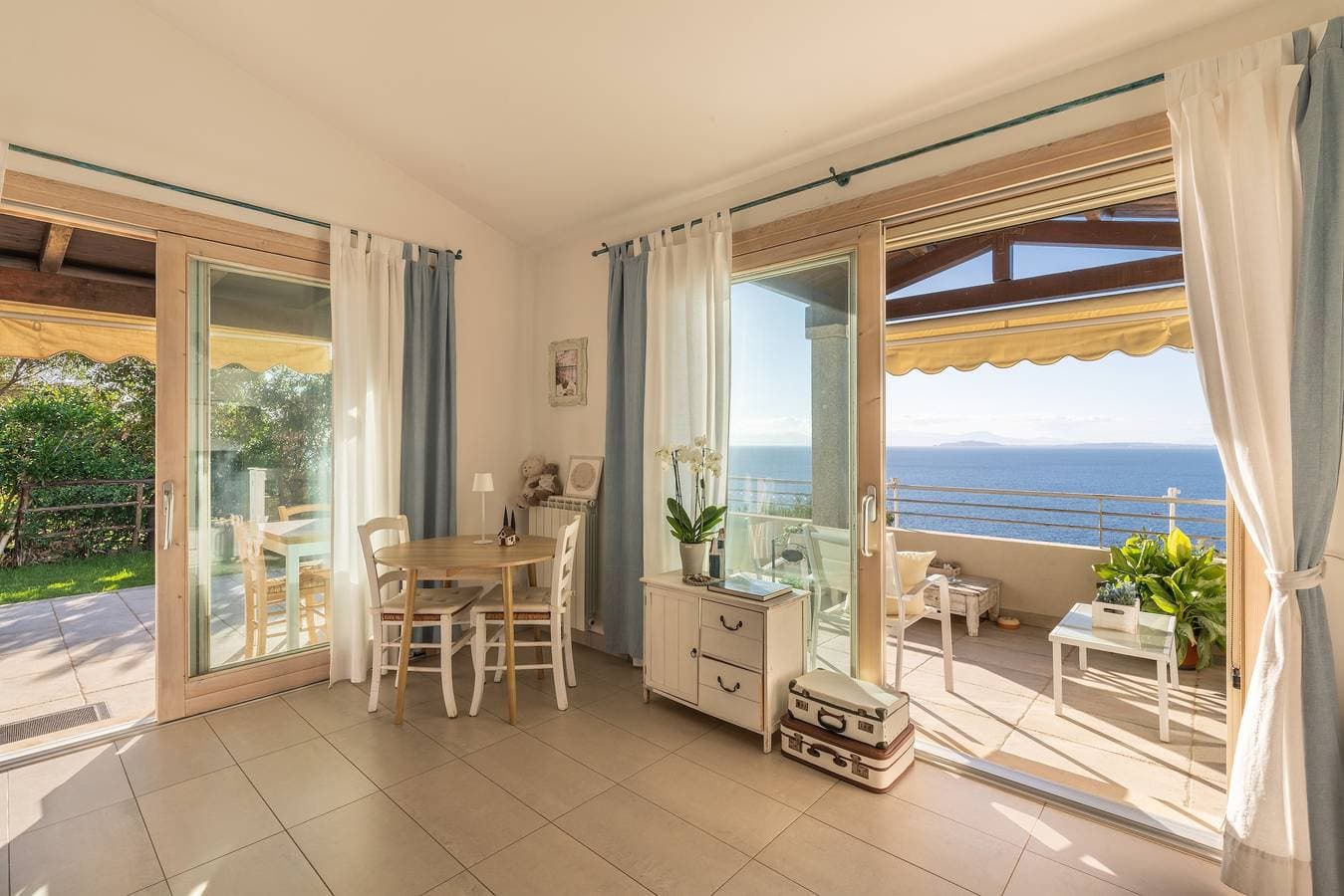 Foto 13 von 43: Ferienhaus „Daisy“ mit Meerblick, WLAN und Klimaanlage
