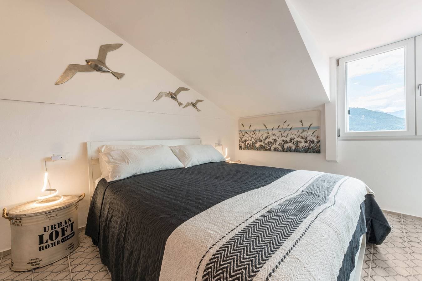Foto 11 von 26: Ferienwohnung Casa Royale Appartamento Aria mit Seeblick, Bergblick, WLAN, Klimaanlage