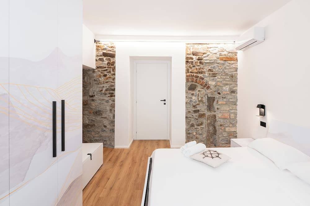 Foto 3 von 29: Dn Art Royale: Villa w/ Private Spa, Hot Tub & Stunning Lake Como View Terrace