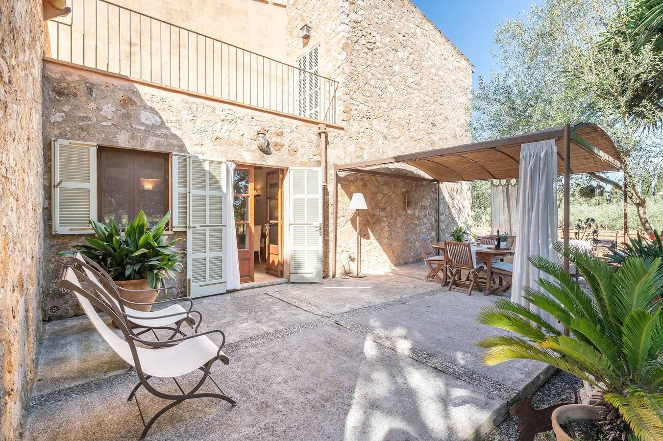 Foto 5 von 26: Villa 'Es Lledoner 3' mit Bergblick, Gemeinschaftspool und WLAN