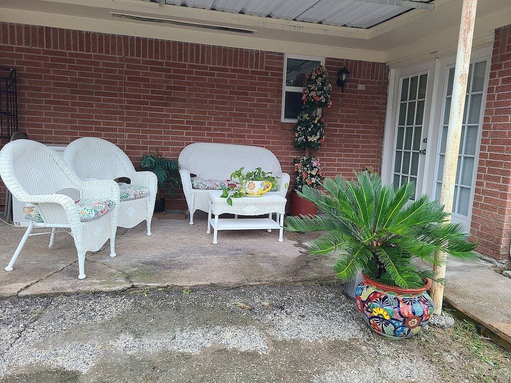 Cozy 3 bedrooms gated home in the Tc Jester and Tidwell area 1