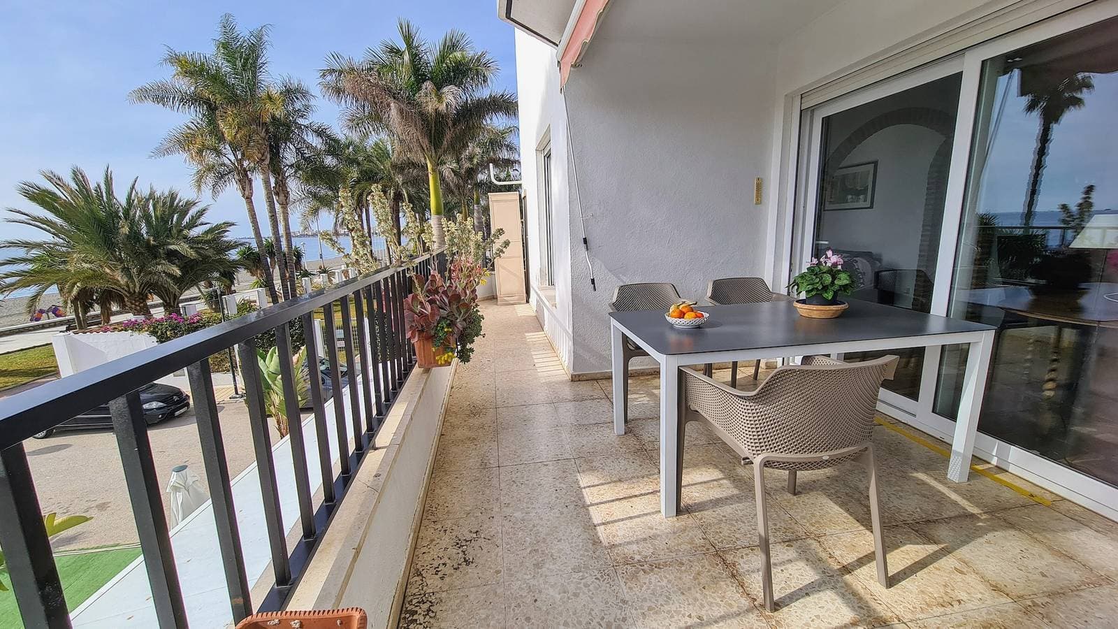 Foto 3 von 40: Apartment „Beach Panorama Caleta“ direkt am Wasser mit Klimaanlage