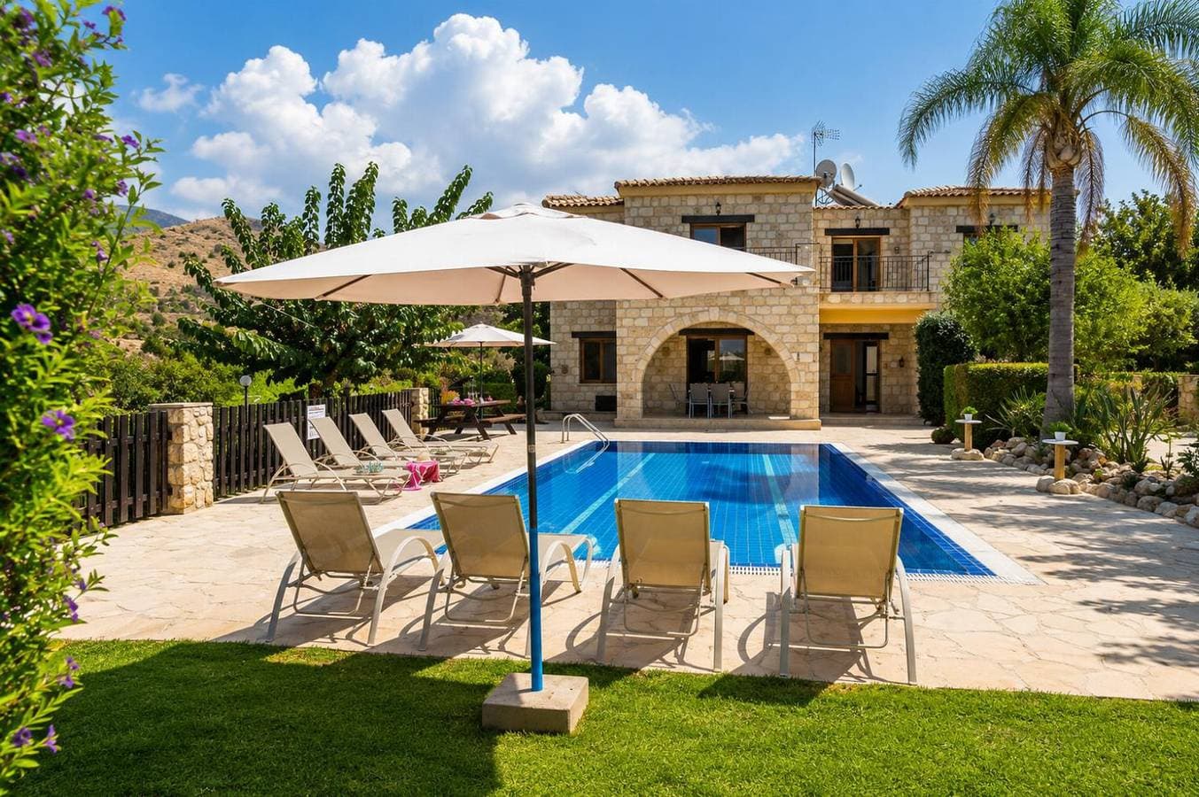 Foto 8 von 32: Villa für 8 Personen mit Garten