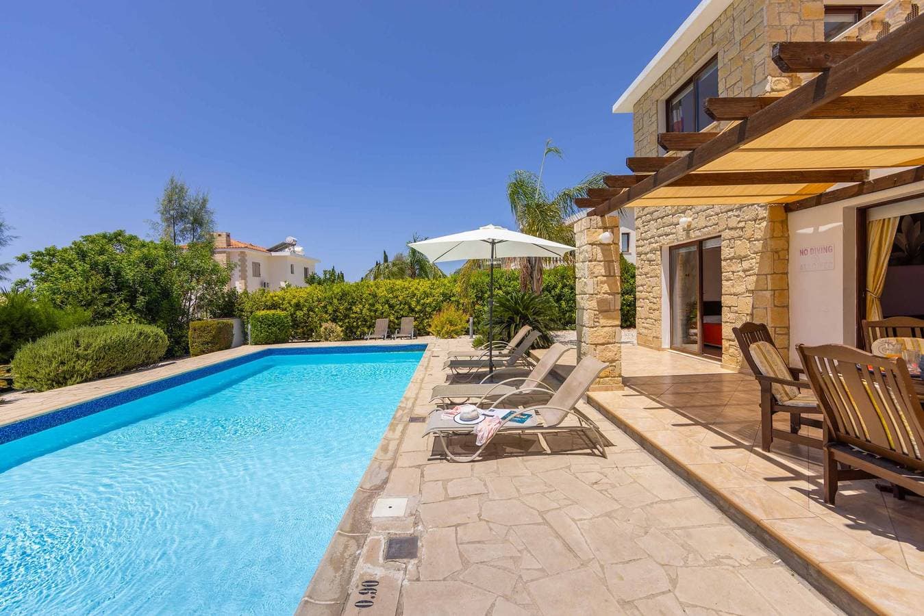 Foto 3 von 38: Villa für 6 Personen mit Balkon