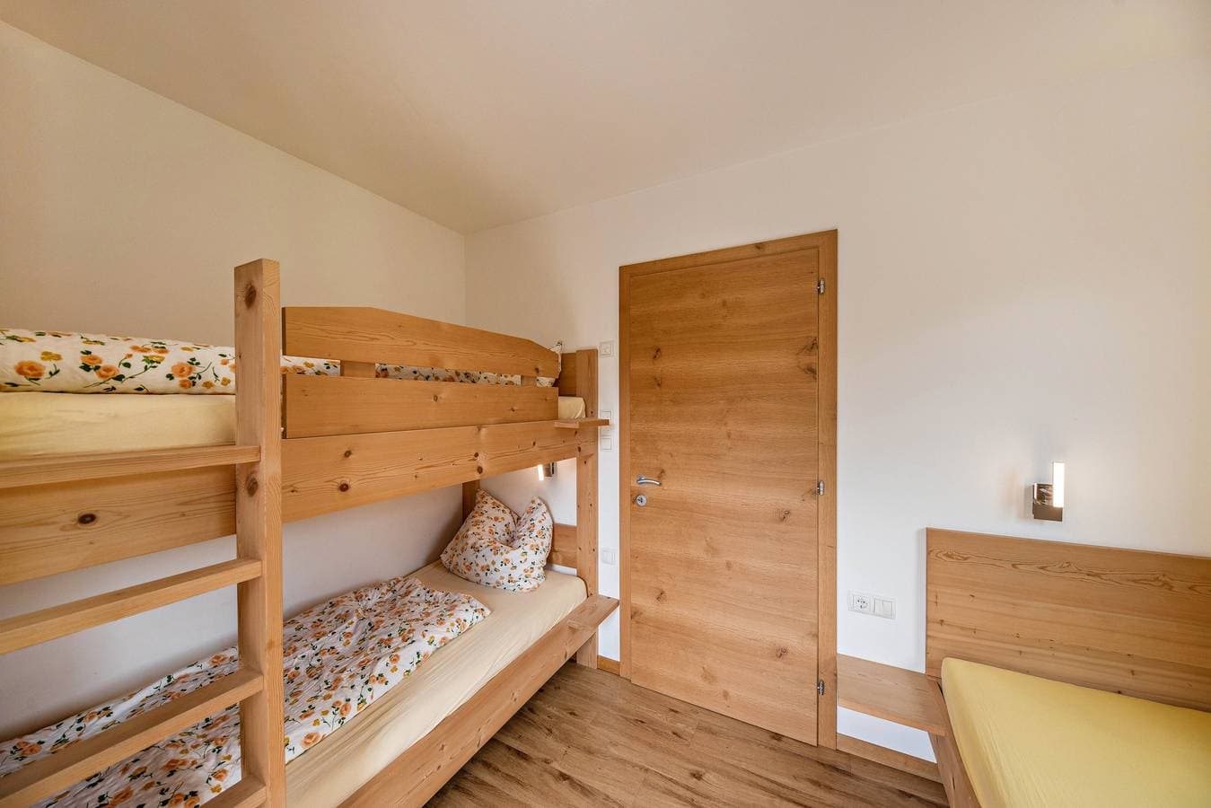 Foto 10 von 22: Ferienwohnung "Tschafon Oberparnaihof" mit Bergblick, Terrasse & WLAN
