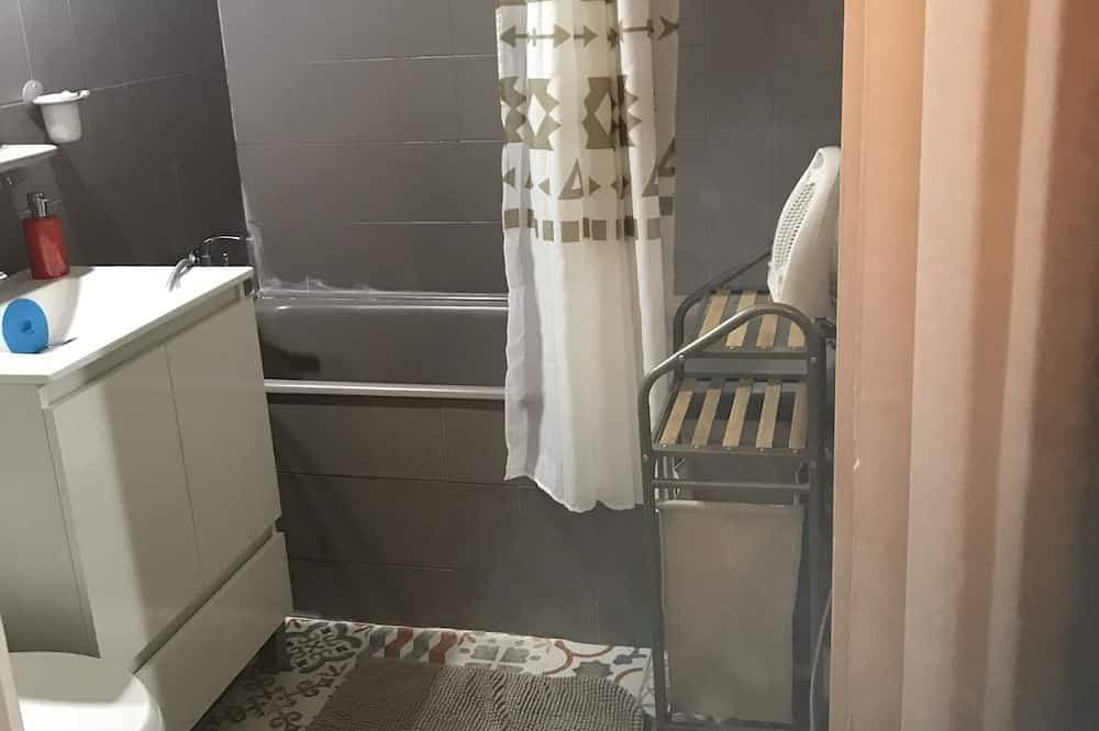 Foto 10 von 30: Apartment-Klassisch-Ensuite mit Bad-Gartenblick