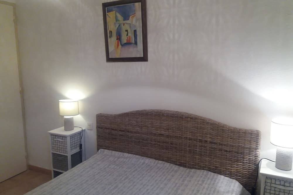 Foto 2 von 9: Beautiful, fully-equipped, climate-controlled, sea-view apartment in Le Rayol, sleeps 2 to 4.